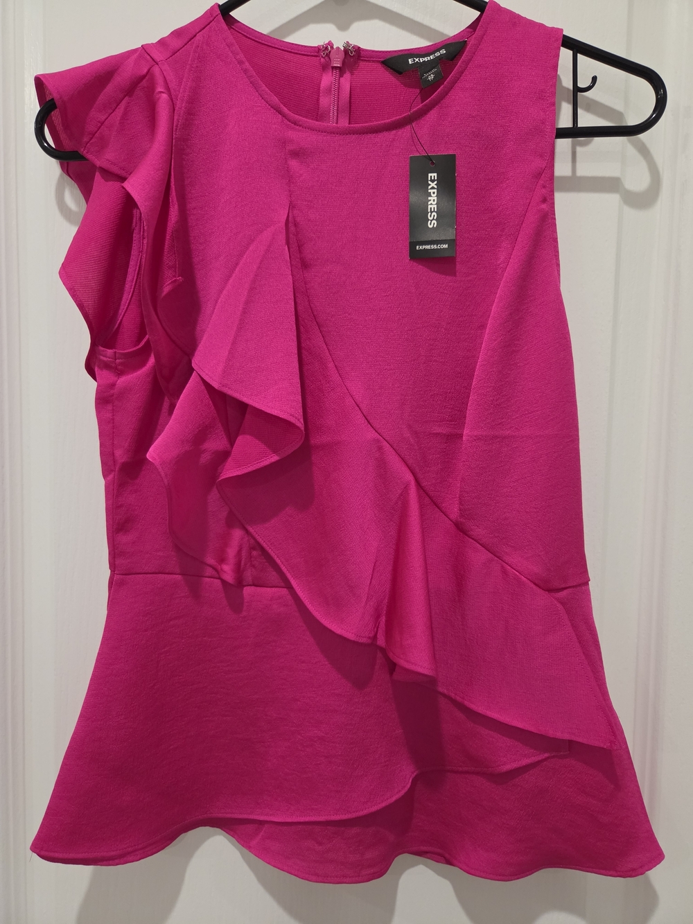 Express Women's Fuchsia Ruffle Sleeveless Top